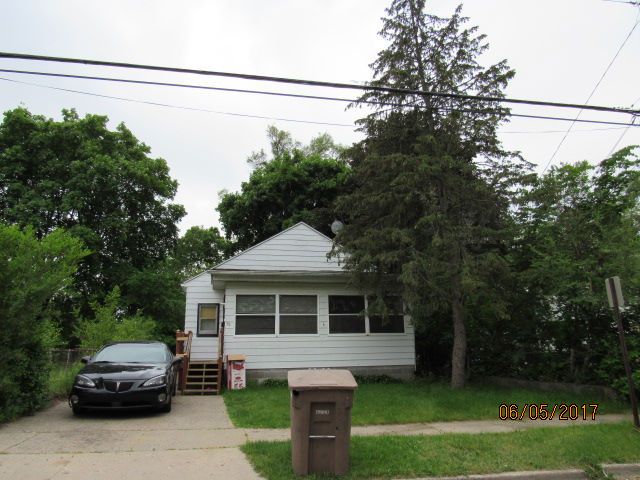 55 Gillespie Ave, Pontiac, MI 48341