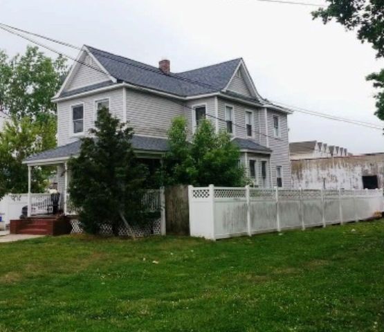 74 Westend Ave, Freeport, NY 11520