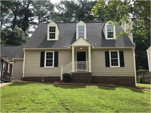 1343 Oakengate Dr, Stone Mountain, GA 30083