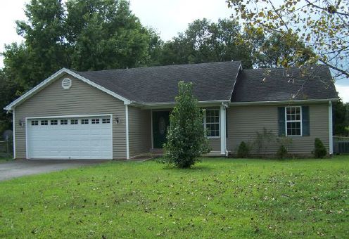 233 D F Petty Rd, Bowling Green, KY 42103