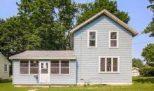 162 S Elm St Oconomowoc, WI 53066