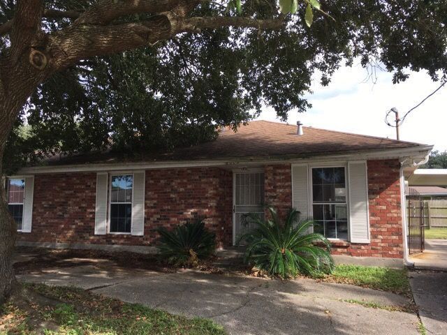 3605 Rosetta Dr, Chalmette, LA 70043