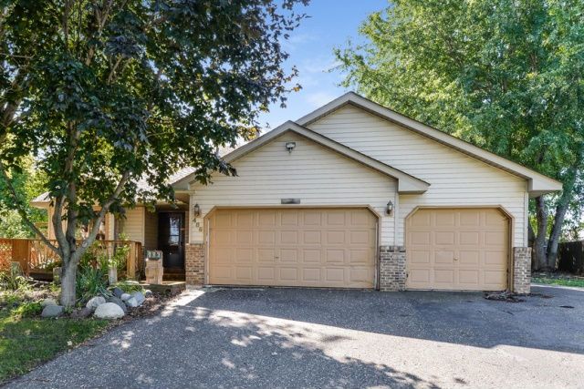 486 Forsham Lake Dr, Circle Pines, MN 55014