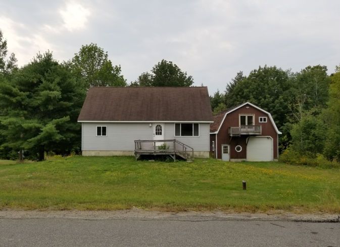 149 Frost St, Lincoln, ME 04457