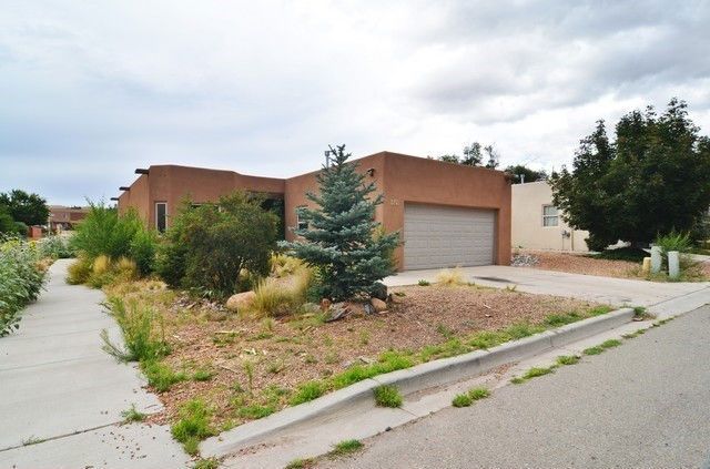 1521 Kachina Ridge Dr, Santa Fe, NM 87507