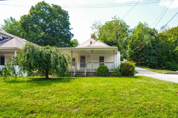 29 Pleasant St, Spencer, MA 01562