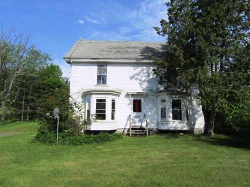 99 Main St, Dexter, ME 04930