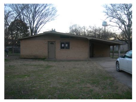 100 Miller St, Greenwood, MS 38930