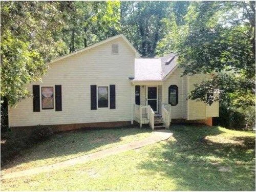 4100 Feather Dr, Douglasville, GA 30135