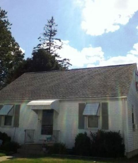 31 Hand St, Pawtucket, RI 02861