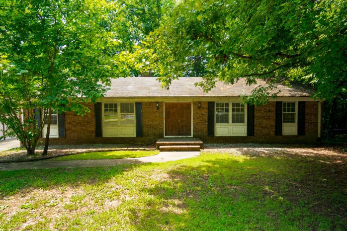 1 Saint Martin Pl, Greensboro, NC 27455