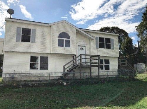 1576 N Main Street, Fall River, MA 02720