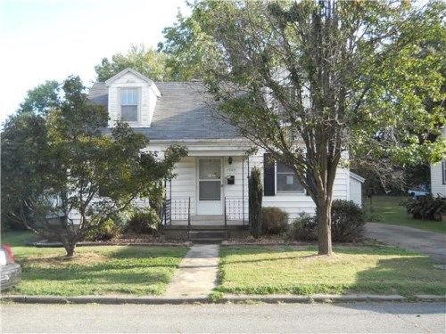 1205 Bloomfield Rd, Cape Girardeau, MO 63703