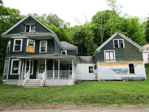 37 Highland Ave, Dexter, ME 04930