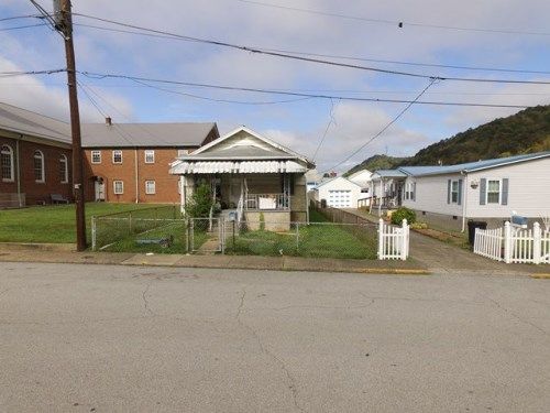 419 E 4TH ST, Belle, WV 25015