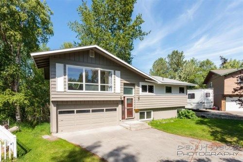 1835 Crescent Circle, Anchorage, AK 99508