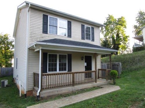 1010 Jackson St, Staunton, VA 24401