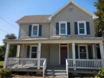 17 4th St, Biglerville, PA 17307