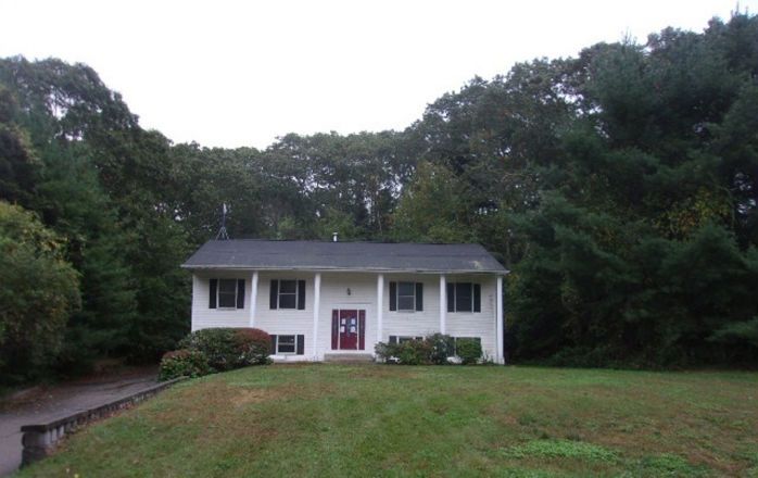 69 Sherwood Dr, Westerly, RI 02891
