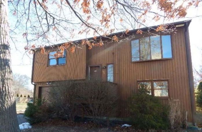 168 3rd Ave, Cranston, RI 02910