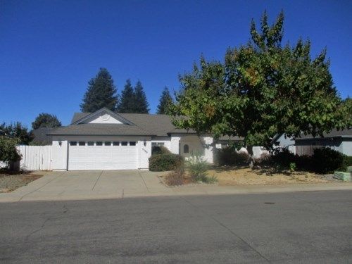 3046 Henrys Fork Dr, Redding, CA 96002