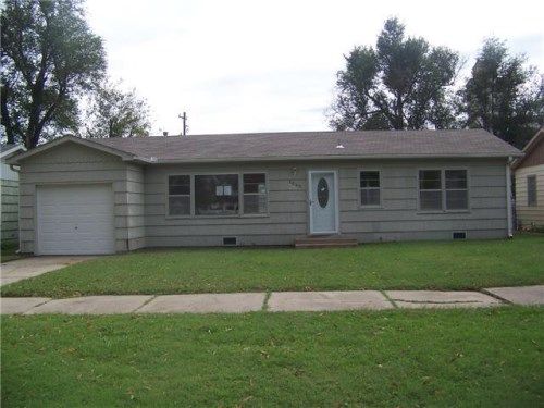 1023 E 2nd Ave, Hutchinson, KS 67501