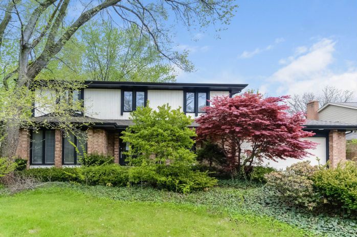 1955 Landwehr Rd, Northbrook, IL 60062