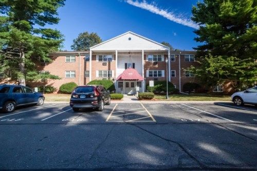 1070 New Haven Ave Apt 74, Milford, CT 06460