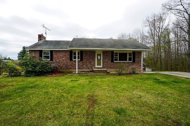 39 Rice Corner Rd, Brookfield, MA 01506