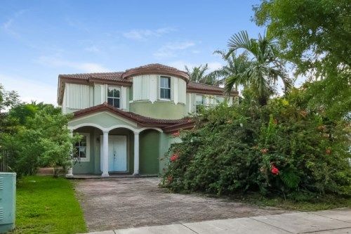 1572 SW 150th Ave, Miami, FL 33194