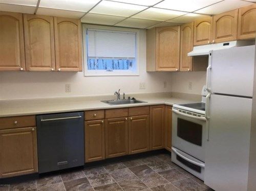 2746 W 42nd Avenue #6, Anchorage, AK 99517