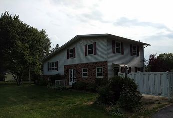 2522 Cooper Dr, Freeport, IL 61032