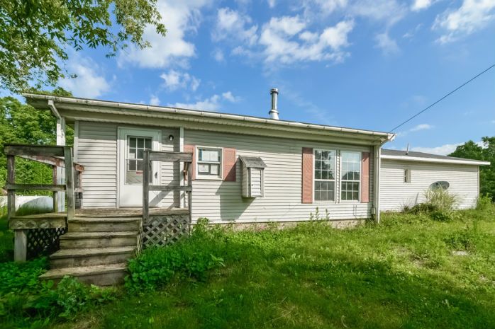 7532 W Peck Lake Rd, Saranac, MI 48881