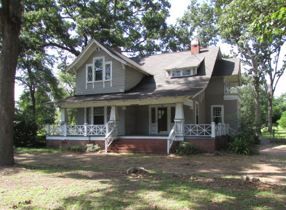 178 W Calhoun St, Wadley, GA 30477