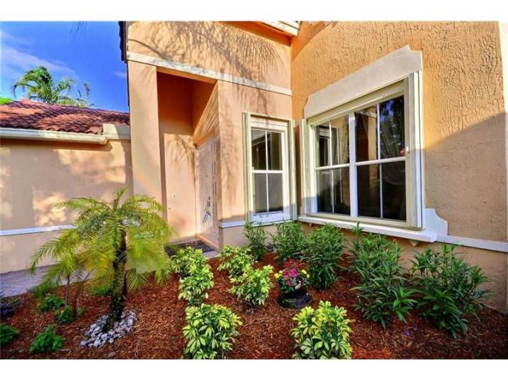 13158 SW 30th St, Hollywood, FL 33027