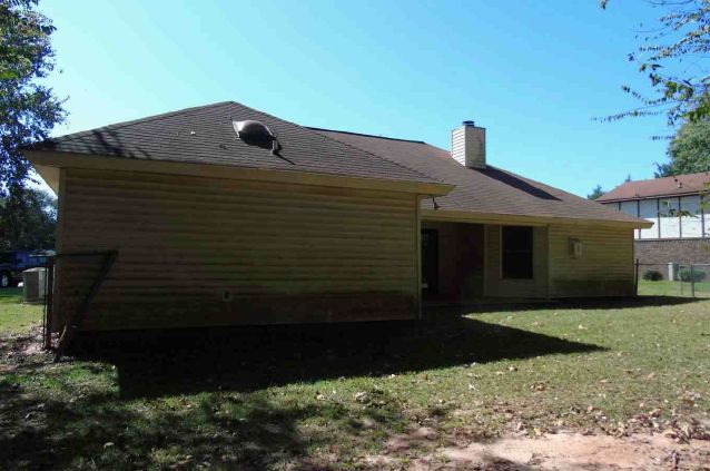 215 Sun Valley Dr, Warner Robins, GA 31093