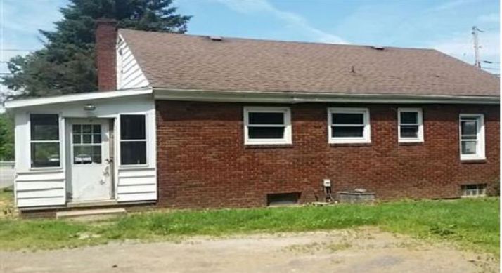 3598 N Hermitage Rd, Transfer, PA 16154