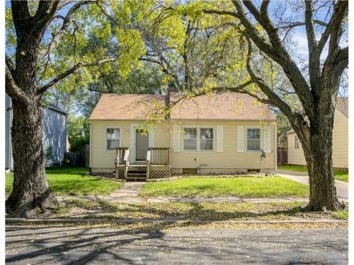 909 S 10th St, Salina, KS 67401