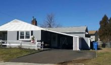 11 Schoolhouse Ln Levittown, PA 19055