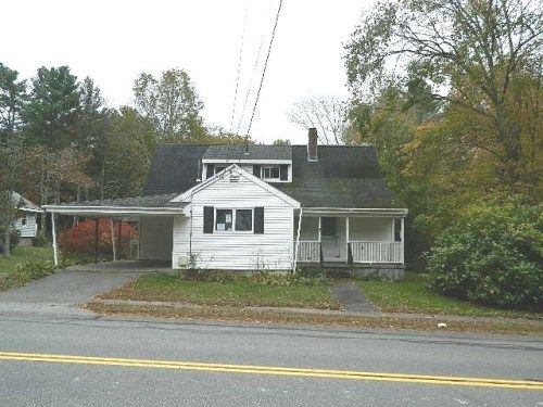55 Plymouth St, Middleboro, MA 02346
