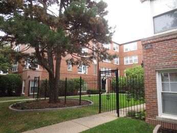 2424 W Farragut Ave Apt 2a, Chicago, IL 60625