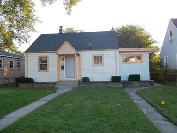 12815 S Throop St, Riverdale, IL 60827