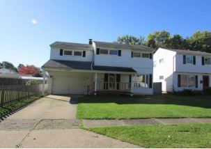 24 Filmore Ave, Cuyahoga Falls, OH 44221