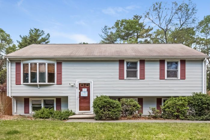 7 Johnson Dr, Randolph, MA 02368