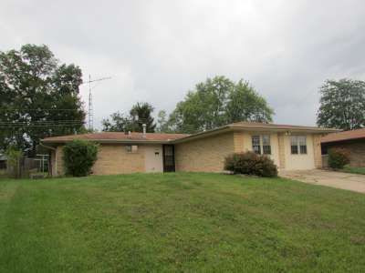 1385 Maplegrove Dr, Fairborn, OH 45324