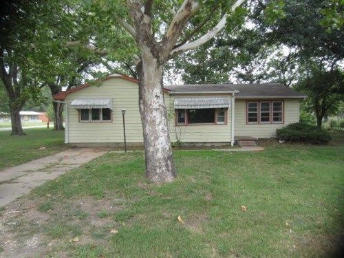 412 Peabody Ave, Peabody, KS 66866