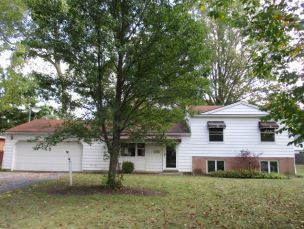 3413 Sandalwood Ct, Youngstown, OH 44511