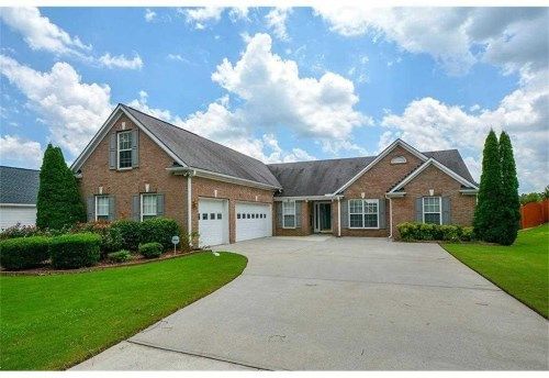 1042 Fairmont Park Dr, Dacula, GA 30019