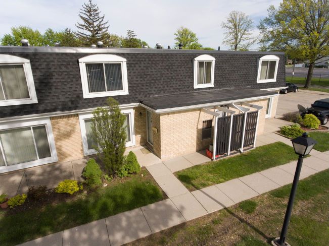 29612 CITY CENTER DR APT 2, Warren, MI 48093