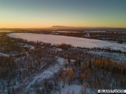 1220 N Beaver Lake Road, Big Lake, AK 99652
